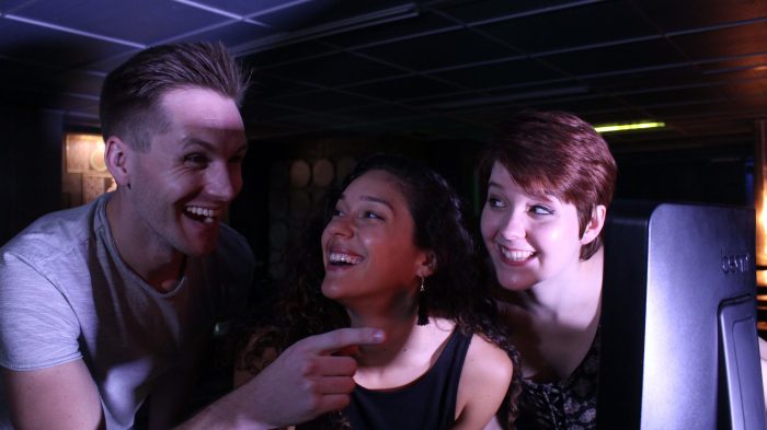 Escaping With Style: Escape Room Tips friend alien3 friend alien3